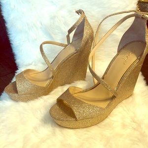 Gold sparkly Platform.
